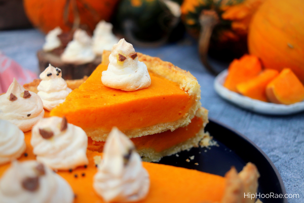 Pumpkin Pie with Meringue ghosts