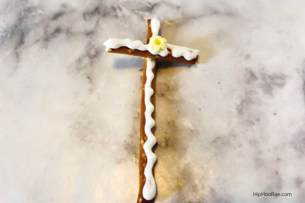 Pretzel Cross for Easter Cupcake with flower