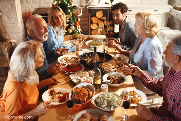 Family enjoying Thanksgiving dinner
