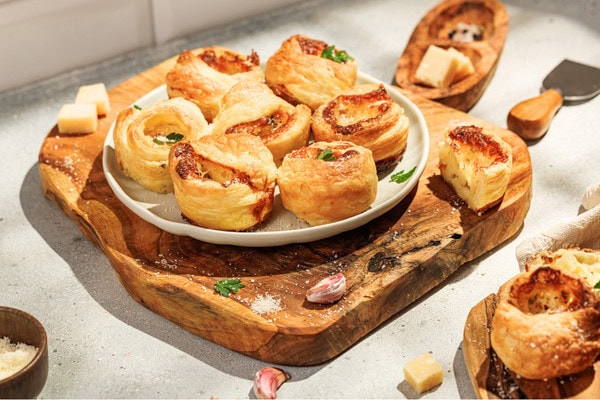 cheesy garlic cruffins