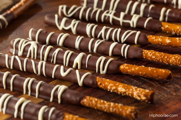 chocolate dipped pretzels