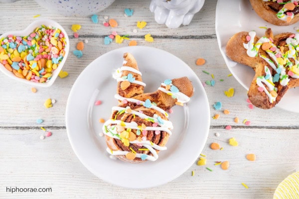 Easter Bunny Cinnamon Rolls